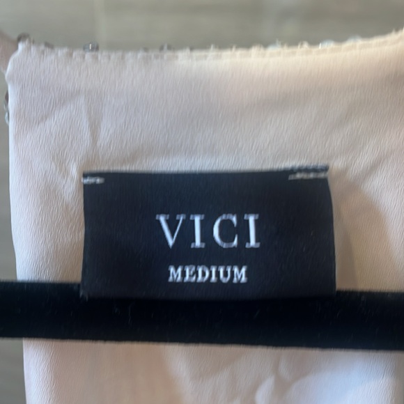 VICI GLITTERY SEQUIN TOP 💫 - Picture 3 of 6